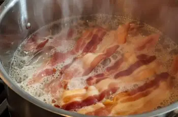 You’ve been doing it wrong. Here’s the easiest and hassle-free way of cooking bacon