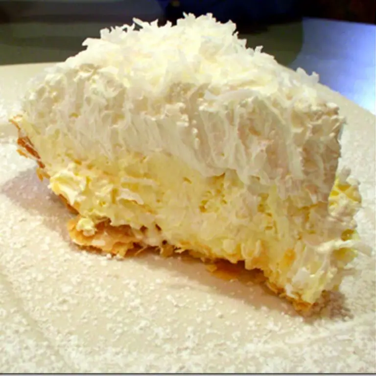 Old Fashioned Coconut Cream Pie