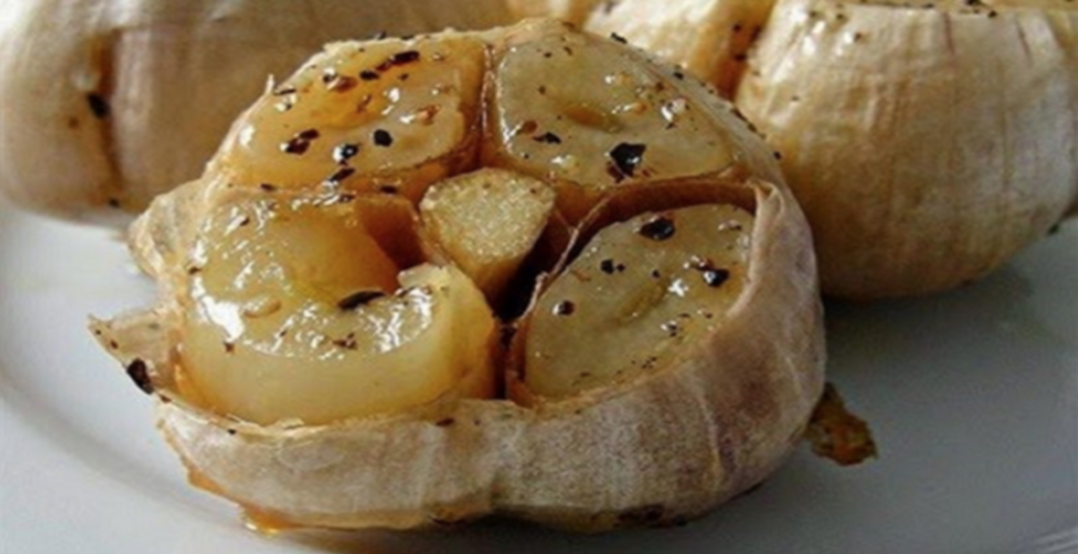 Eating 6 Roasted Garlic Cloves Will Heal Your Body Just in 24 Hours